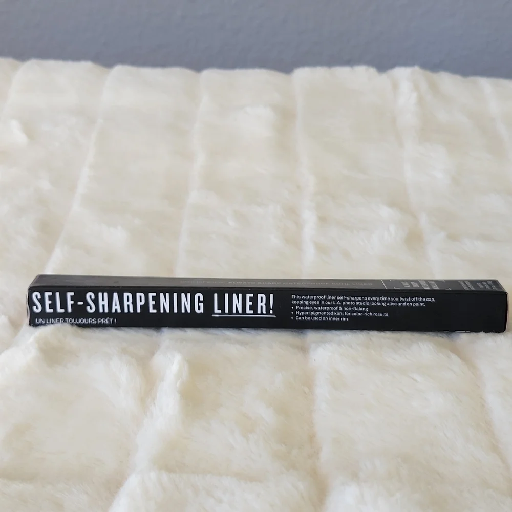 SMASHBOX COSMETICS // always sharp waterproof kohl eyeliner in violetta